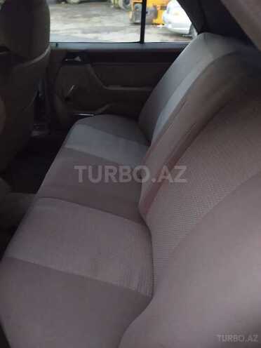 Mercedes E 220 1993, 250,000 km - 2.2 l - Bakı