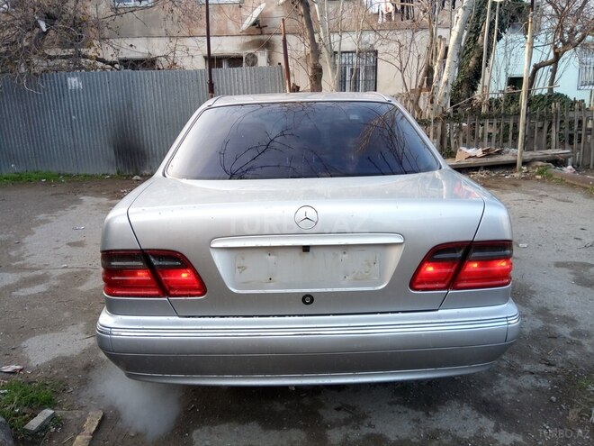 Mercedes E 240 2000, 264,982 km - 2.4 l - Ağcabədi