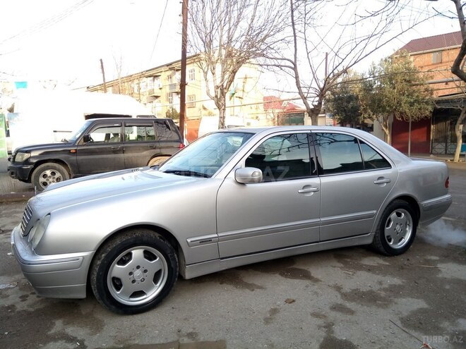 Mercedes E 240 2000, 264,982 km - 2.4 l - Ağcabədi
