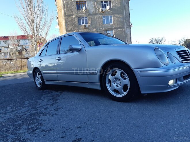 Mercedes E 240 2000, 264,243 km - 2.6 л - Sumqayıt