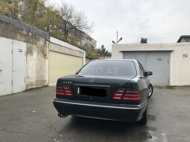 Mercedes E 240 1999, 175,342 km - 2.6 l - Bakı
