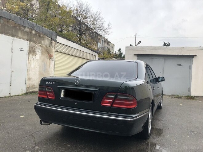 Mercedes E 240 1999, 175,342 km - 2.6 l - Bakı