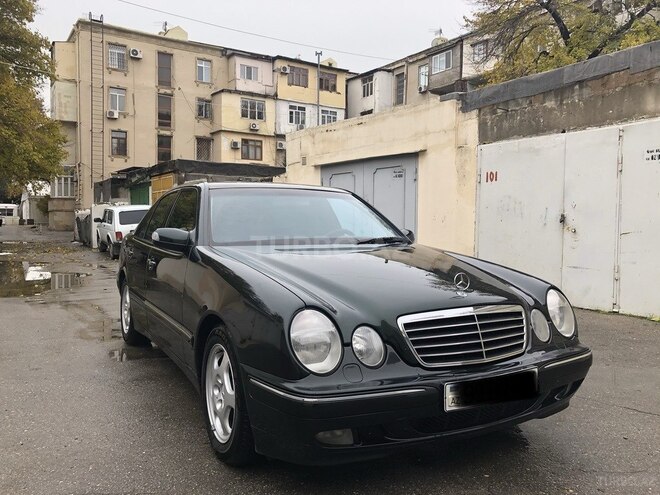 Mercedes E 240 1999, 175,342 km - 2.6 l - Bakı