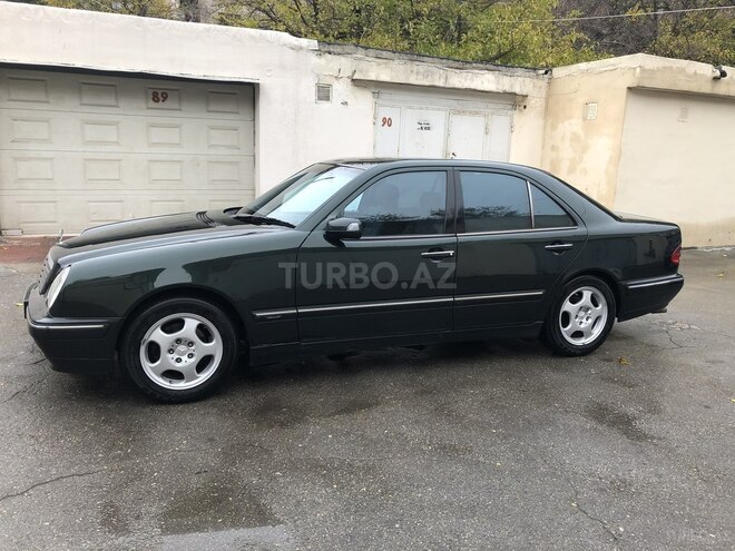 Mercedes E 240 1999, 175,342 km - 2.6 l - Bakı