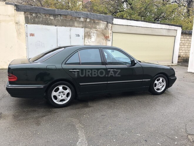 Mercedes E 240 1999, 175,342 km - 2.6 l - Bakı