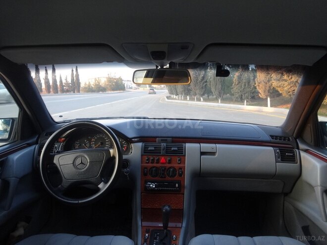 Mercedes E 240 1997, 444,444 km - 2.4 л - Şirvan