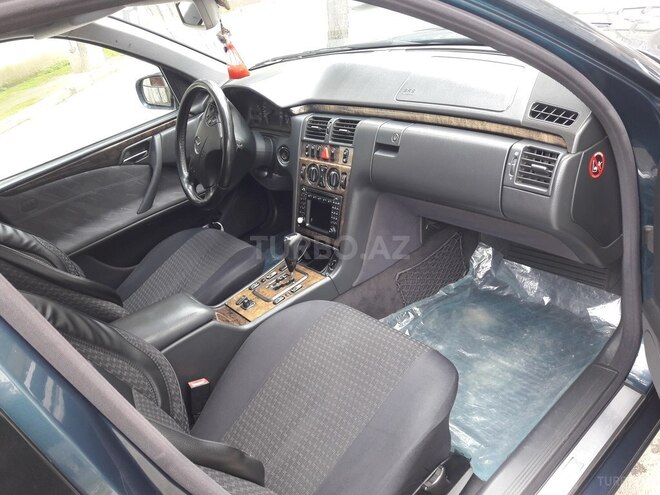Mercedes E 280 2000, 224,263 km - 2.8 л - Bakı