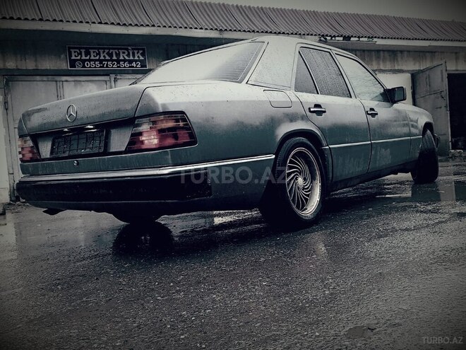 Mercedes E 230 1990, 1,885 km - 2.3 l - Şirvan