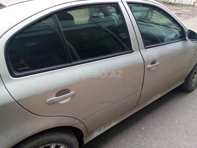 Skoda Octavia 2004, 214,000 km - 1.6 l - Sumqayıt