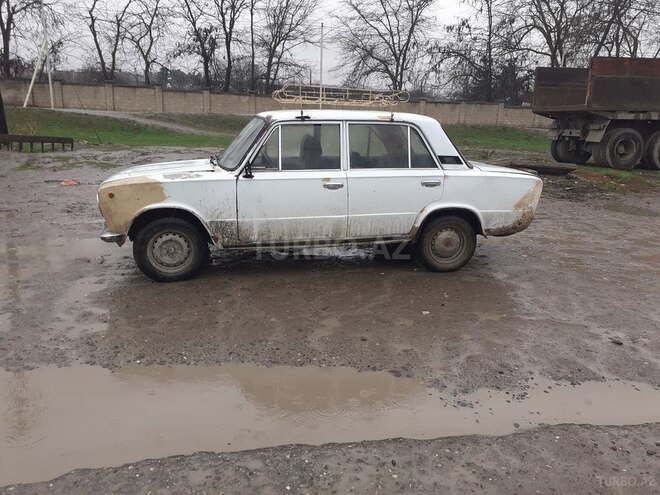 LADA (VAZ) 21011 1976, 556,890 km - 1.5 l - Xudat