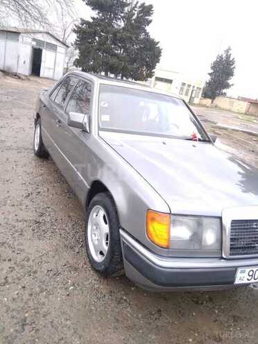 Mercedes E 200 1991, 225,000 km - 2.0 l - Neftçala