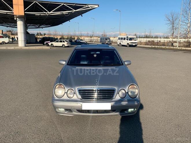 Mercedes E 220 2000, 194,700 km - 2.2 l - Bakı