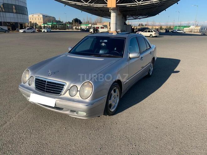 Mercedes E 220 2000, 194,700 km - 2.2 l - Bakı