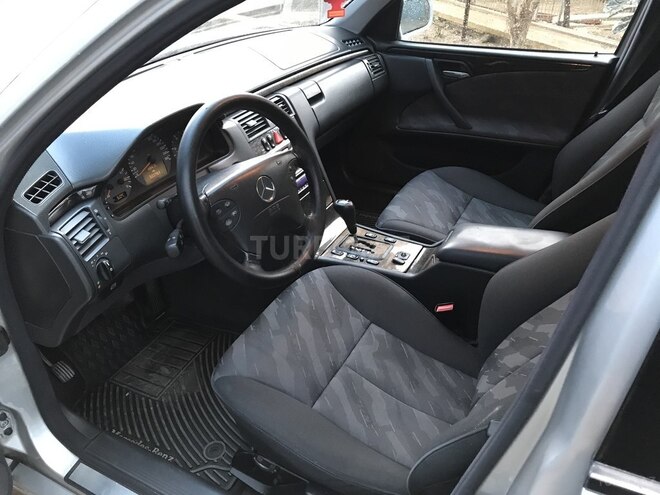 Mercedes E 270 1999, 350,000 km - 2.7 l - Bakı