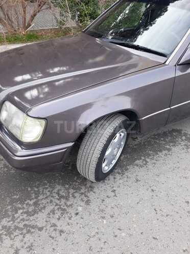 Mercedes E 200 1991, 391,931 km - 2.0 l - Bakı