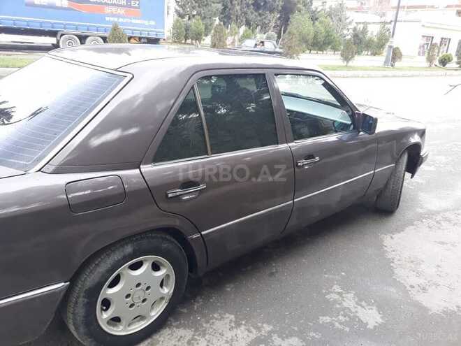 Mercedes E 200 1991, 391,931 km - 2.0 l - Bakı