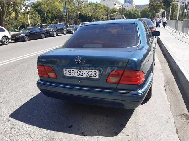 Mercedes E 240 1998, 275,000 km - 2.4 l - Bakı
