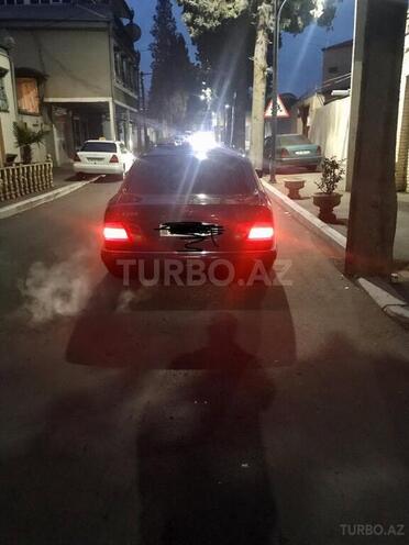 Mercedes E 280 1997, 250,000 km - 0.3 l - Gəncə