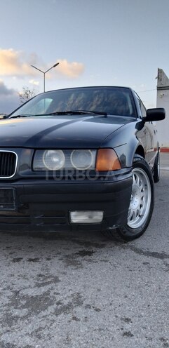 BMW 318 1991, 300,000 km - 1.8 l - Bakı