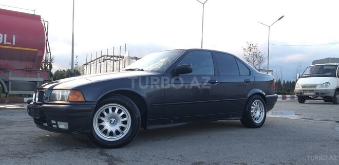 BMW 318 1991, 300,000 km - 1.8 l - Bakı