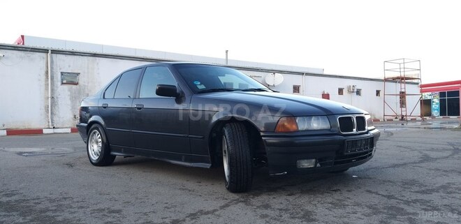 BMW 318 1991, 300,000 km - 1.8 l - Bakı