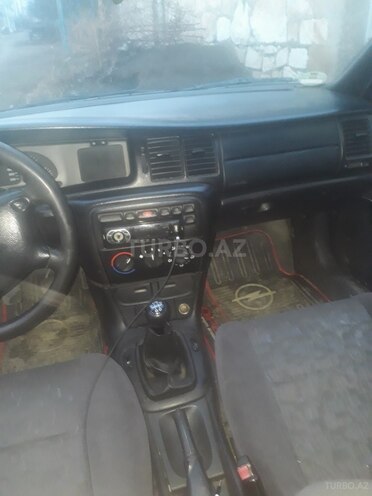 Opel Vectra 1997, 200,000 km - 1.8 l - Tovuz