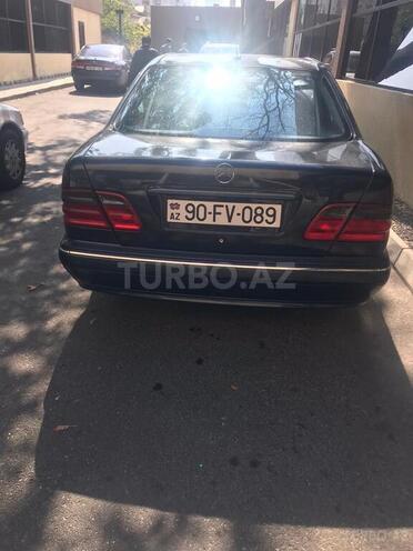Mercedes E 240 2000, 190,000 km - 2.6 l - Bakı