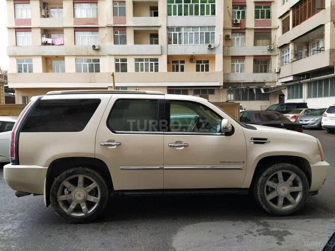 Cadillac Escalade 2011, 125 km - 0.6 л - Bakı