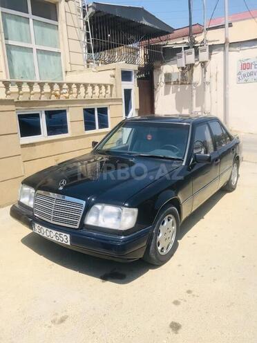Mercedes E 200 1992, 300,000 km - 2.0 l - Bakı