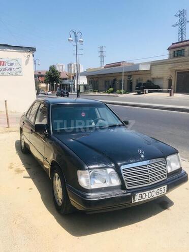 Mercedes E 200 1992, 300,000 km - 2.0 l - Bakı