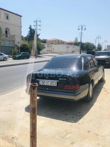 Mercedes E 200 1992, 300,000 km - 2.0 l - Bakı