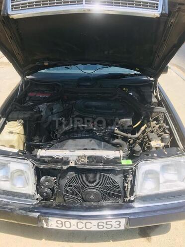 Mercedes E 200 1992, 300,000 km - 2.0 l - Bakı