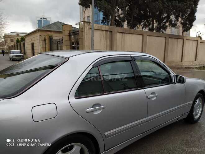 Mercedes E 220 2000, 235,107 km - 2.2 l - Bakı