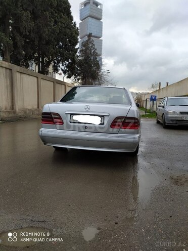 Mercedes E 220 2000, 235,107 km - 2.2 l - Bakı