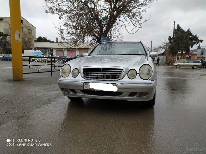 Mercedes E 220 2000, 235,107 km - 2.2 l - Bakı