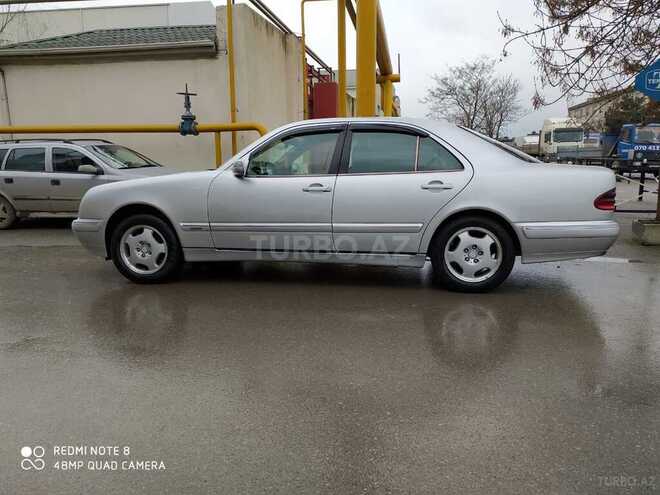 Mercedes E 220 2000, 235,107 km - 2.2 l - Bakı