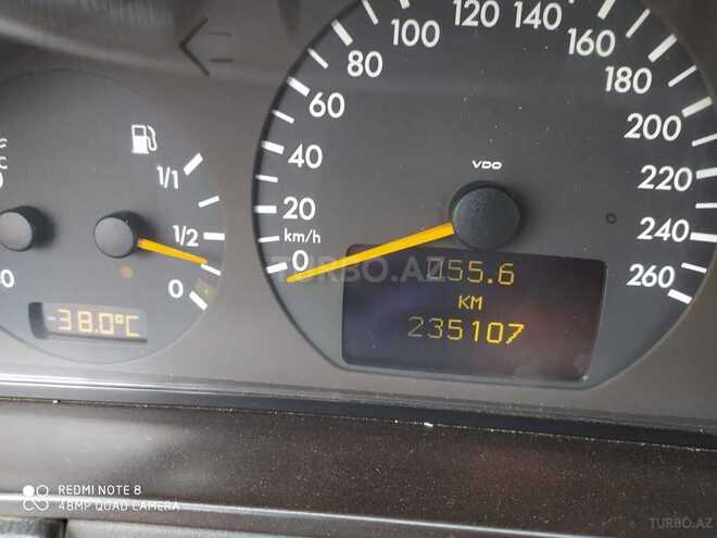 Mercedes E 220 2000, 235,107 km - 2.2 l - Bakı