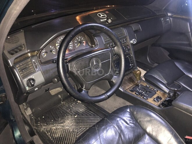 Mercedes E 320 1998, 365,000 km - 3.2 l - Bakı