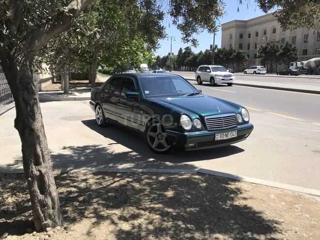 Mercedes E 320 1998, 365,000 km - 3.2 l - Bakı