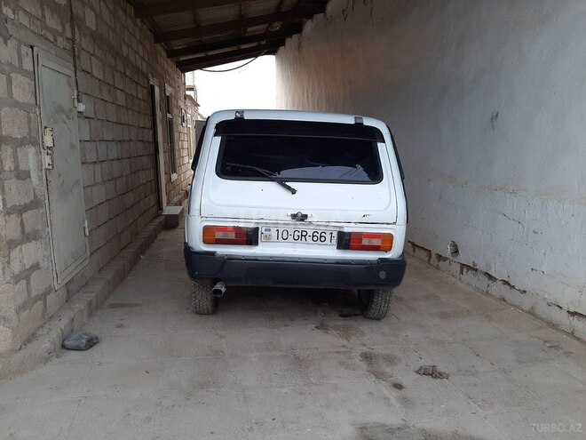 LADA (VAZ) Niva 1990, 2,815,545 km - 1.6 l - Salyan