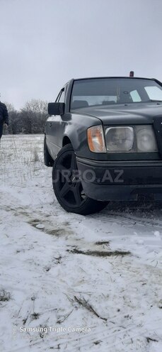 Mercedes E 300 1988, 123,456 km - 0.3 л - Şəmkir