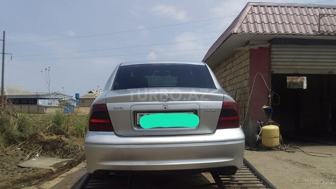 Opel Vectra 1999, 300,000 km - 2.0 l - Cəlilabad