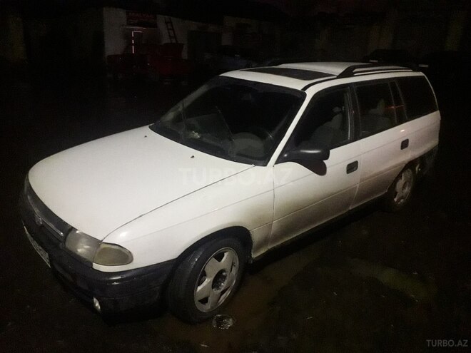 Opel Astra 1993, 323,000 km - 1.7 l - Bakı