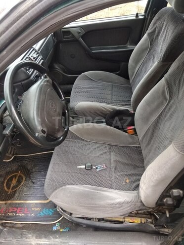 Opel Vectra 1994, 330,000 km - 1.8 l - Bakı