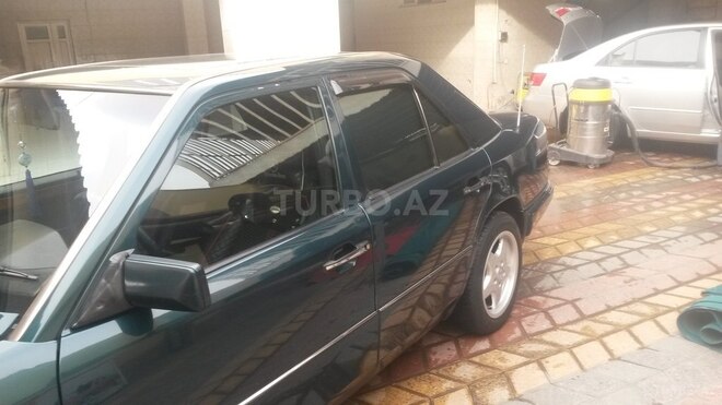 Mercedes E 280 1994, 350,000 km - 2.8 l - Gəncə