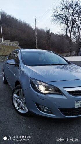 Opel Astra 2011, 110,000 km - 1.6 l - Şəki