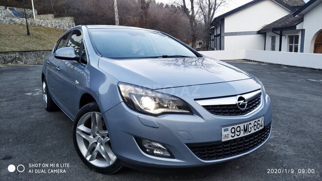 Opel Astra 2011, 110,000 km - 1.6 l - Şəki