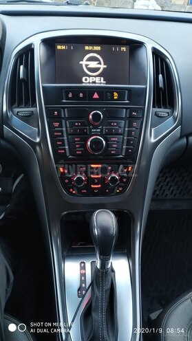 Opel Astra 2011, 110,000 km - 1.6 l - Şəki