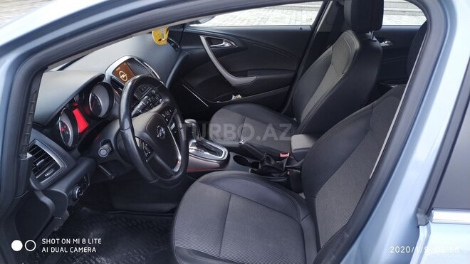 Opel Astra 2011, 110,000 km - 1.6 l - Şəki