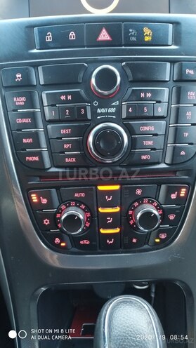 Opel Astra 2011, 110,000 km - 1.6 l - Şəki